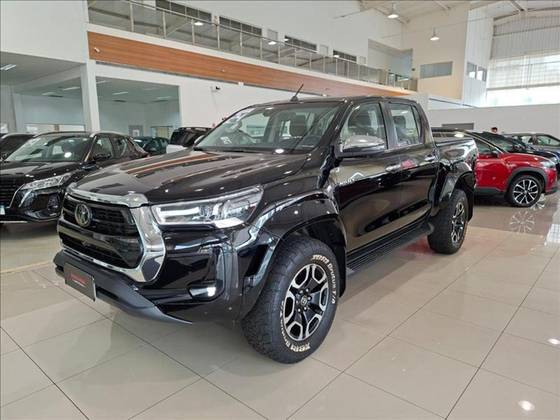 TOYOTA HILUX 2.8 D-4D TURBO DIESEL CD SRX PLUS 4X4 AUTOMÁTICO